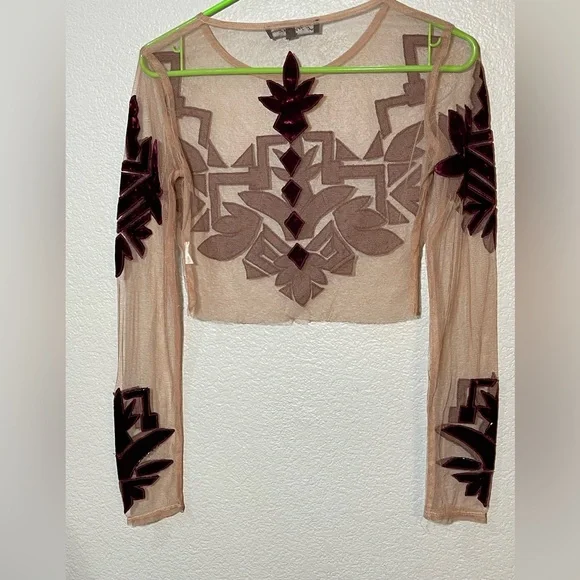 For love and lemons Elegant Sheer Top with Velvet Accents size small - Picture 4 of 11